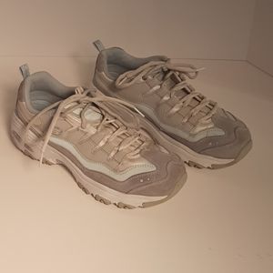 Skecher D'Lites Women's Size 10 Shoes.